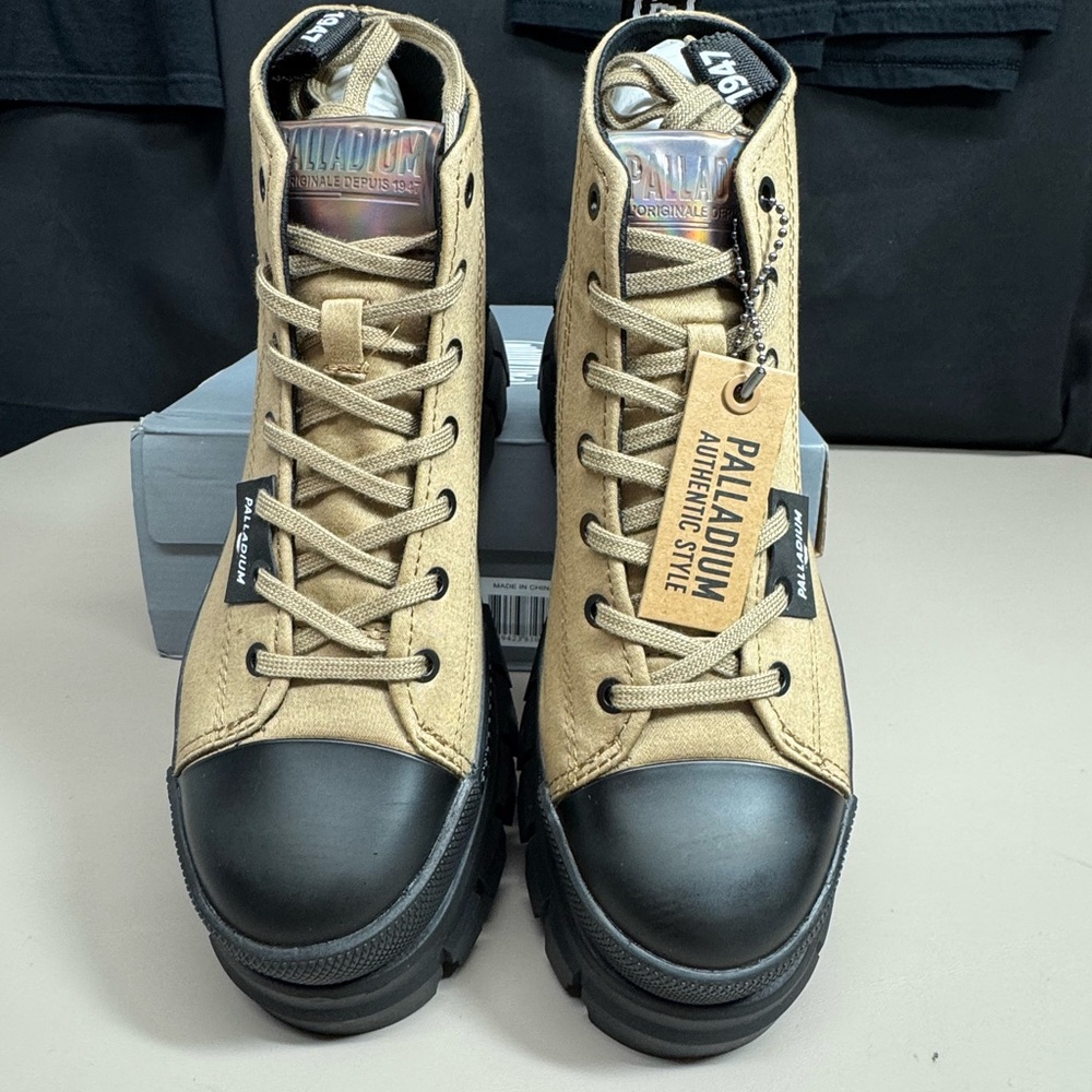 Palladium Revolt HI TX Safari Boot - Picture 2 of 7